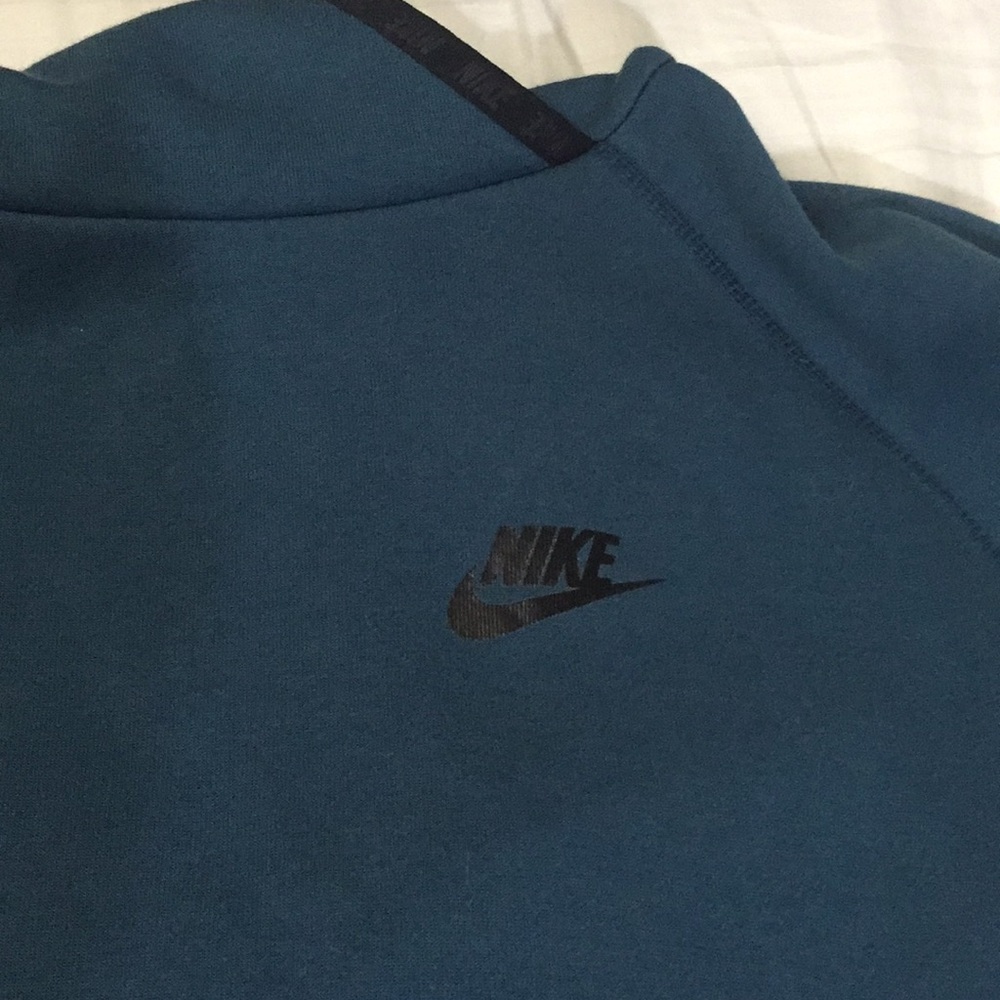 Comfy Turquoise Nike sweater